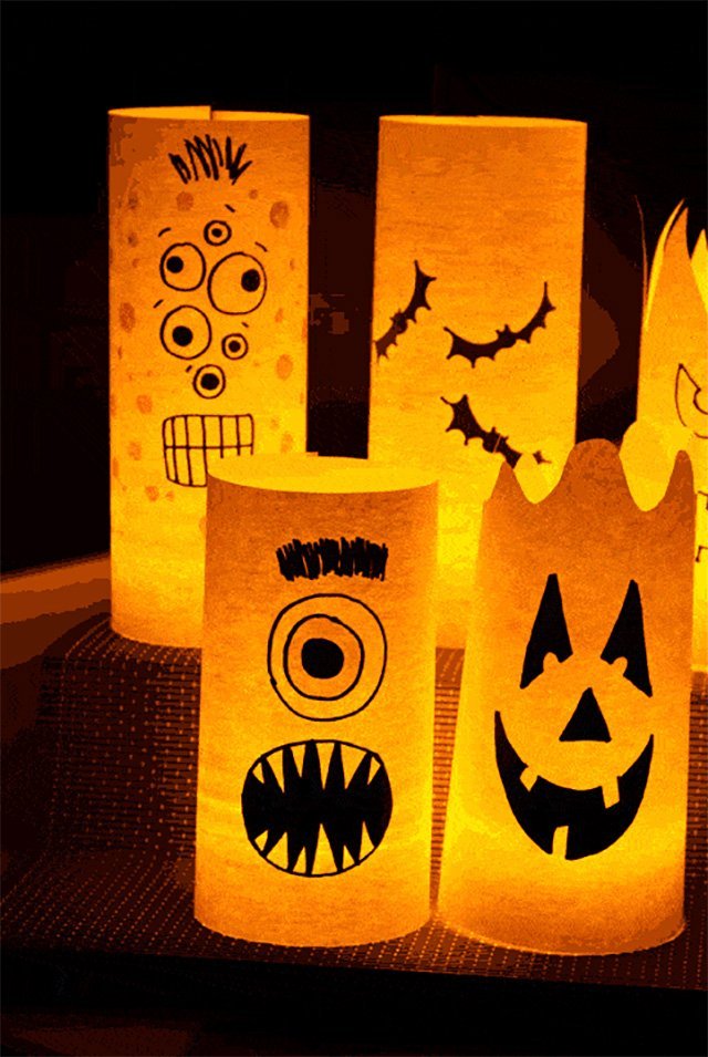 Làm đèn trang trí phòng ngủ cho bé trong đêm Halloween