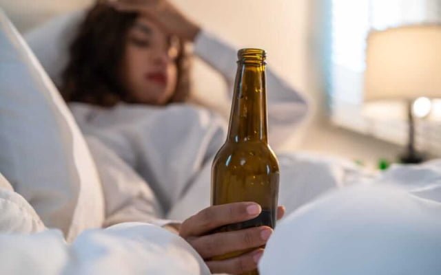 Lạm dụng rượu bia có ảnh hưởng không nhỏ đến chất lượng giấc ngủ