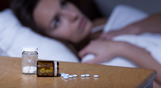 Sử dụng thuốc hoặc chất kích thích có thể khiến bạn gặp ác mộng khi ngủ