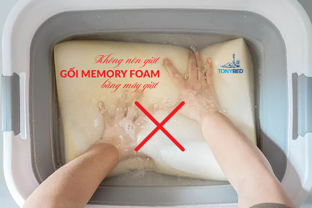 Khong nen giat goi Memory Foam bang may giat