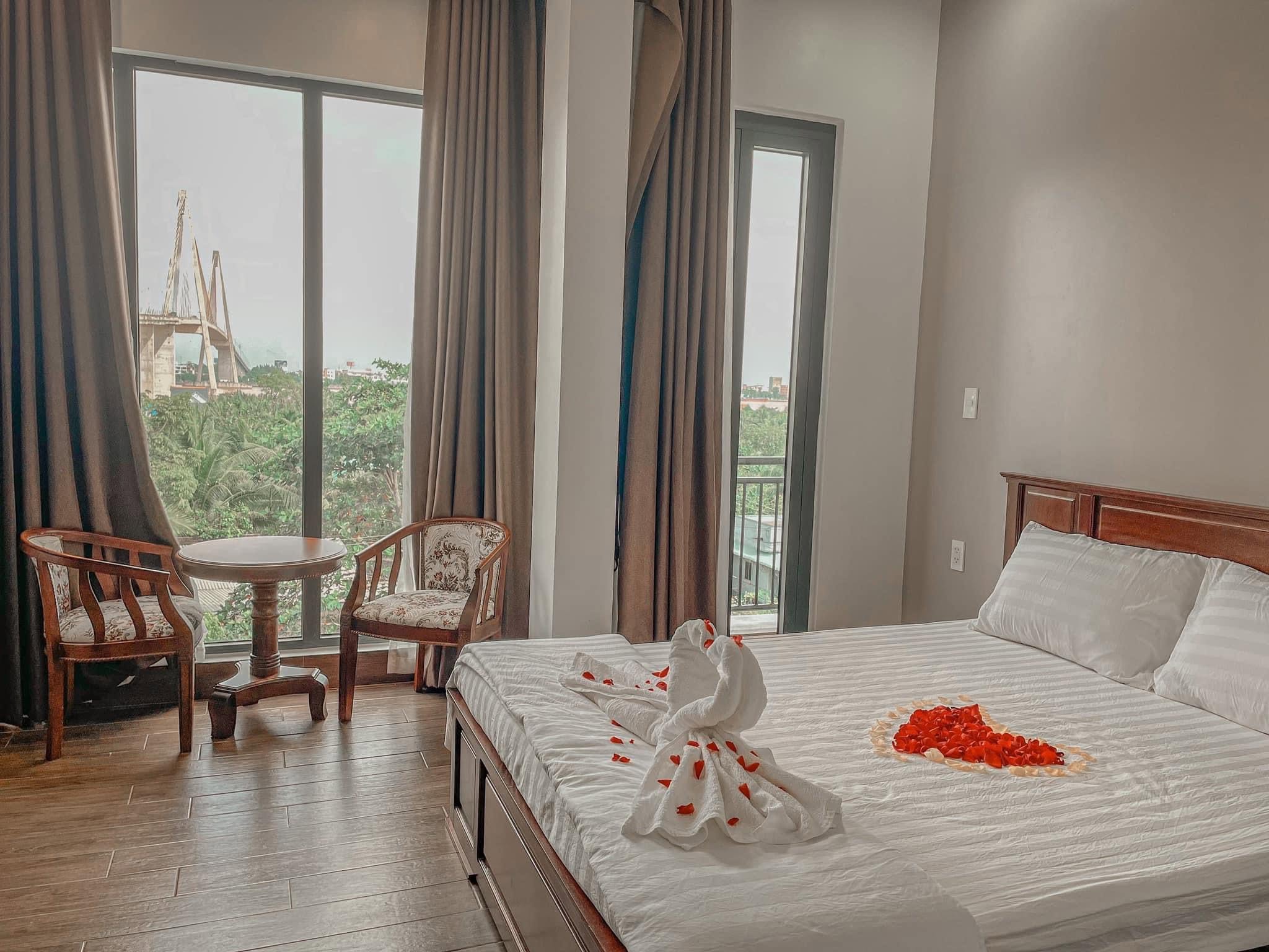Hotel & Coffee Long Sơn