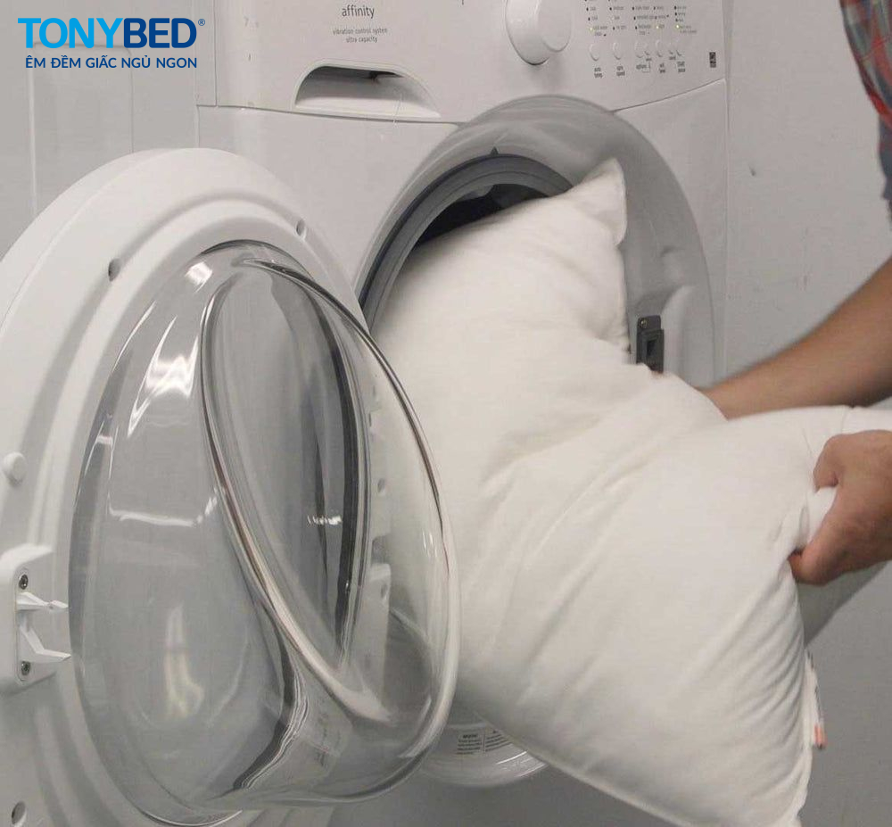 Cách xử lý gối bị ố vàng hoặc có vết bẩn