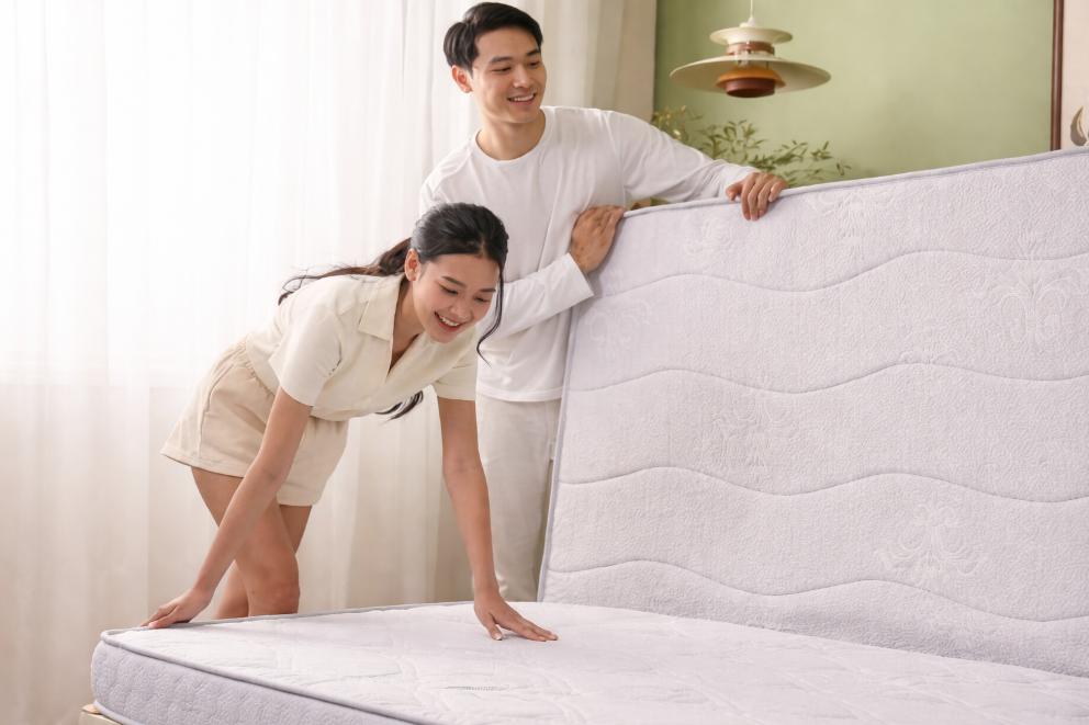 Nệm 2 mặt phù hợp với mọi đối tượng và dễ dàng vệ sinh