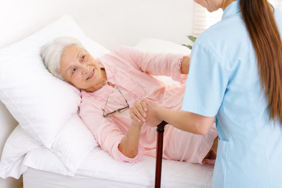 Chọn nêm chuyên dụng cho người liệt để giảm nguy cơ lở loét 