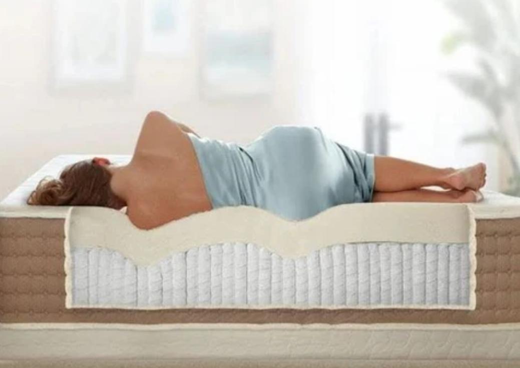 Ngủ nghiêng là tư thế tạo ra nhiều điểm áp lực nhất lên cơ thể gây đau nhức