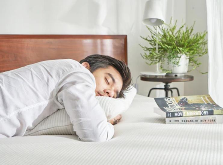 Nằm nệm giúp ngăn chặn bệnh đau lưng và thoái hóa cột sống ở người trẻ