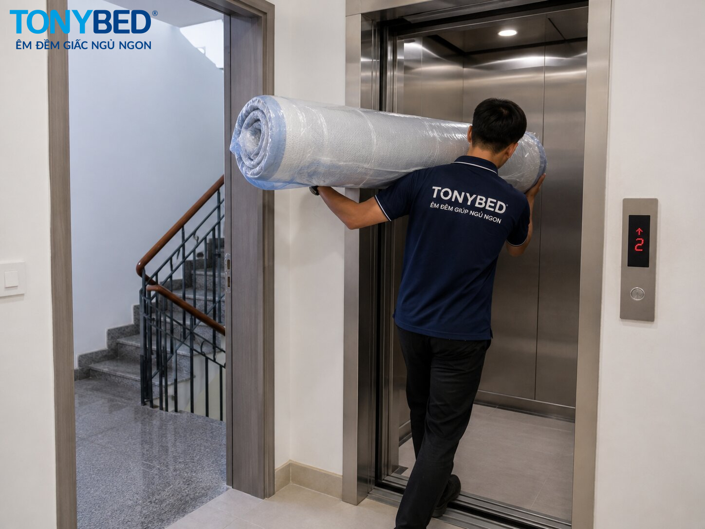 vận chuyển nệm lò xo túi cuộn qua không gian hẹp