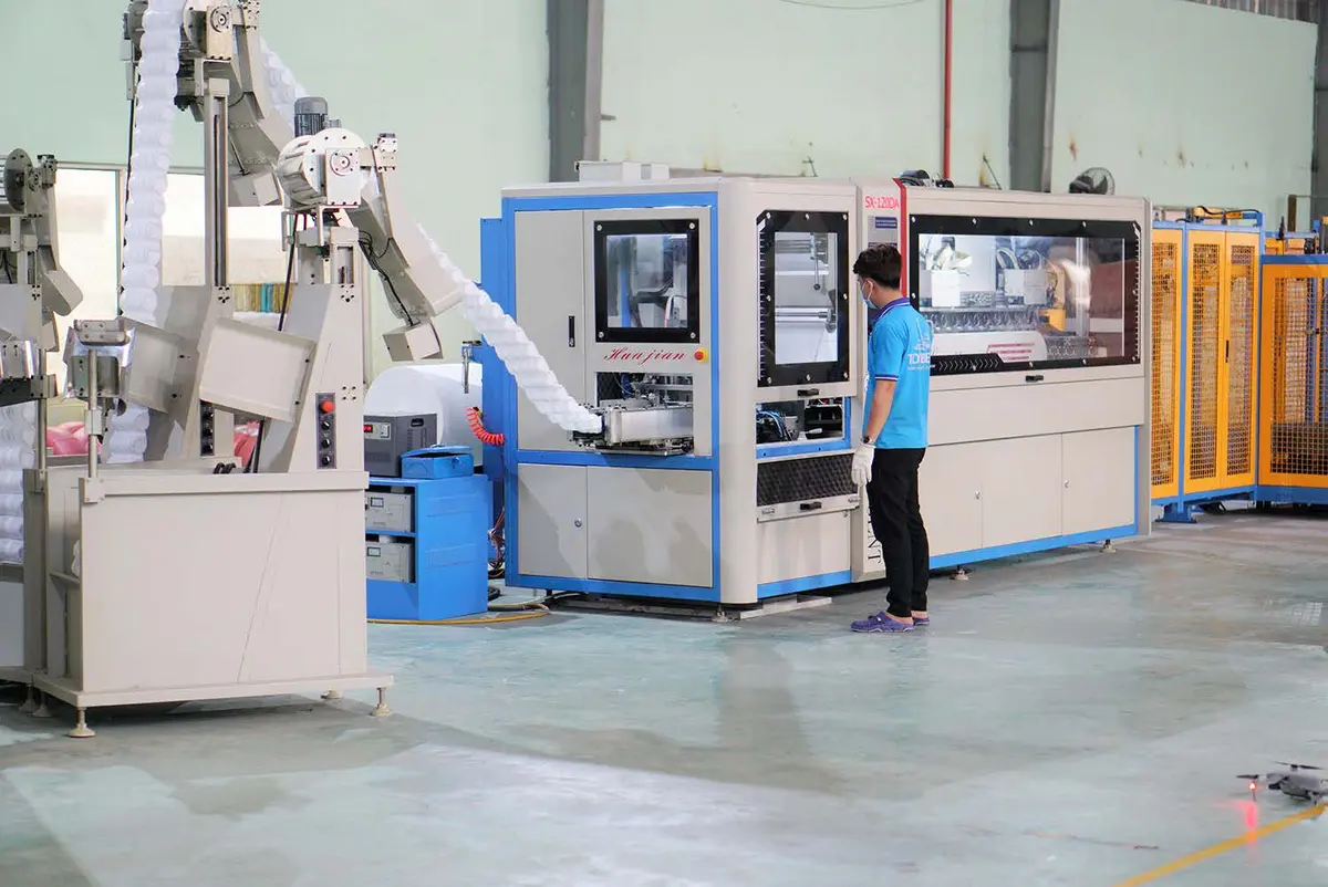 Máy móc sản xuất Foam và vật liệu tại Trường Hưng